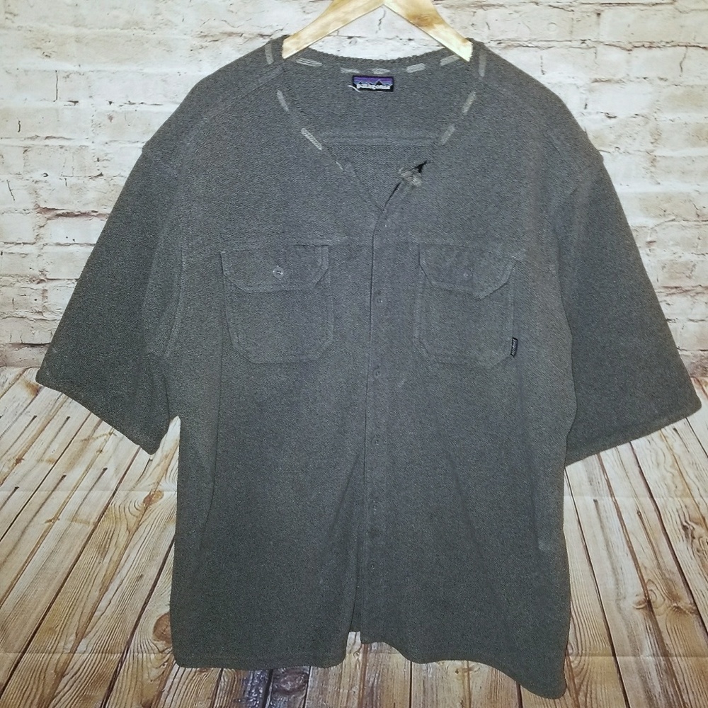 PATAGONIA Men's Gray Flannel Button Up size XL